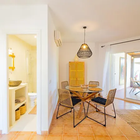 Cubo's Townhouse Sierrezuela Дом отдыха *