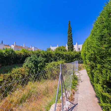 Cubo's Townhouse Sierrezuela * Fuengirola
