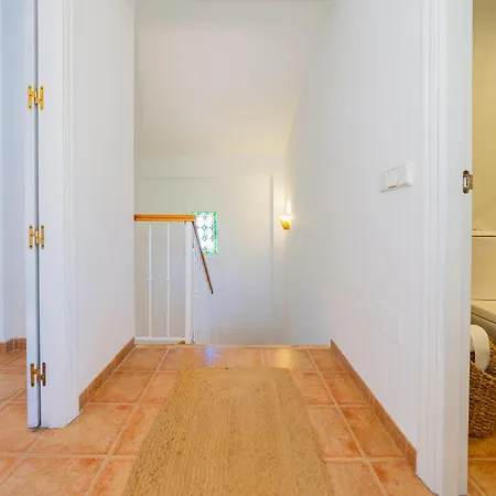 Cubo's Townhouse Sierrezuela