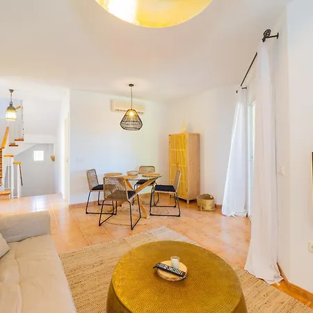 Cubo's Townhouse Sierrezuela