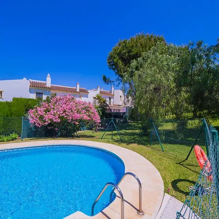 Holiday home Cubo's Townhouse Sierrezuela *