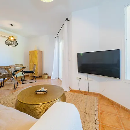 Holiday home Cubo's Townhouse Sierrezuela