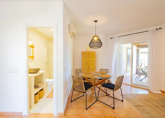 Cubo's Townhouse Sierrezuela Holiday home *