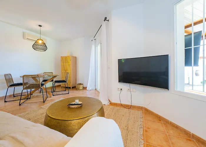 Holiday home Cubo's Townhouse Sierrezuela