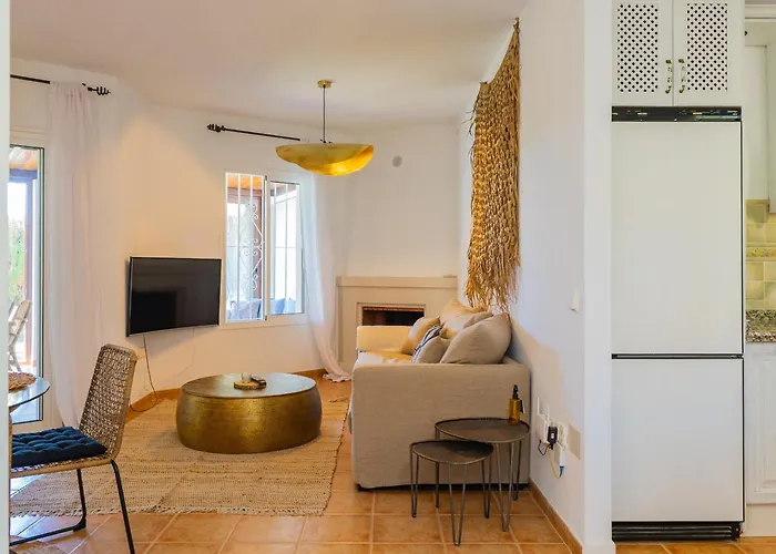 Cubo's Townhouse Sierrezuela بيت للعطل