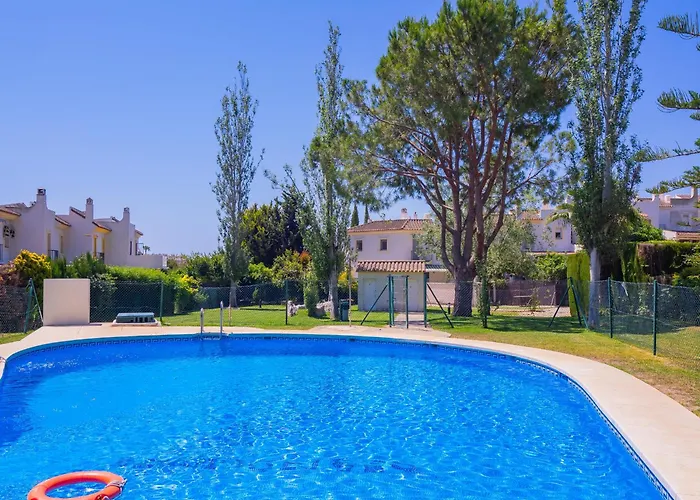 Cubo's Townhouse Sierrezuela * فوينخيرولا