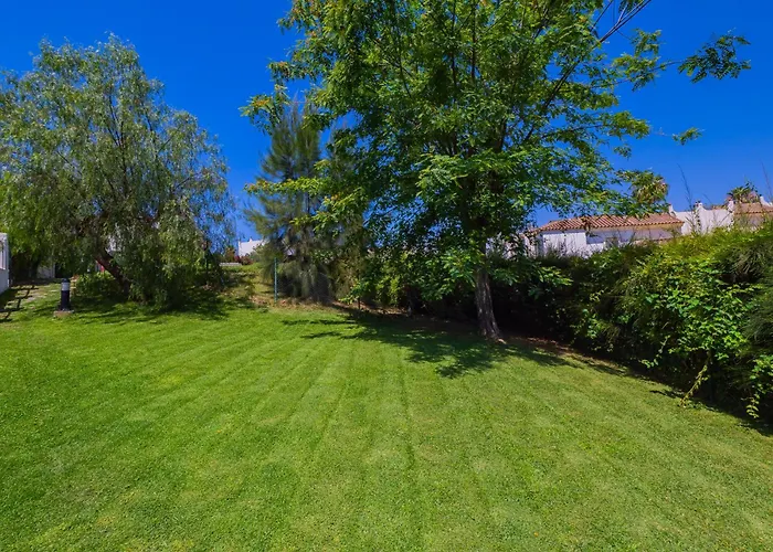 Cubo's Townhouse Sierrezuela * فوينخيرولا