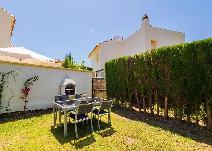 Cubo's Townhouse Sierrezuela بيت للعطل