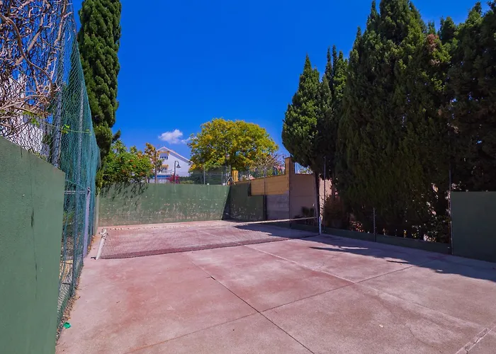 Cubo's Townhouse Sierrezuela * فوينخيرولا