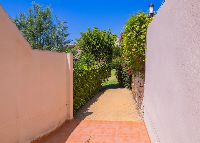 Cubo's Townhouse Sierrezuela بيت للعطل *