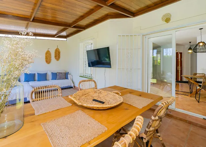 Cubo's Townhouse Sierrezuela بيت للعطل *